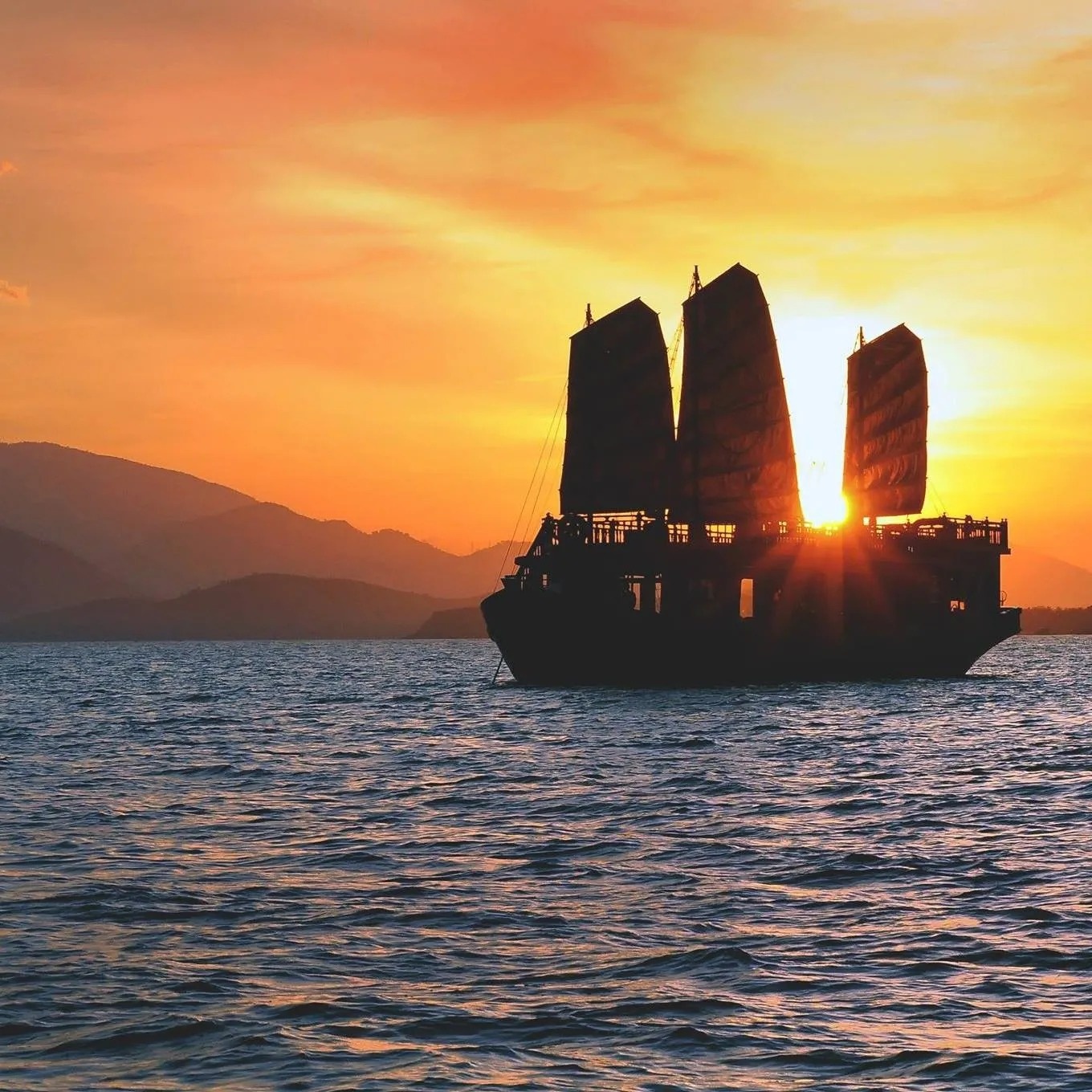 나트랑 크루즈 투어 황제 디너 선셋 투어, 특별한 경험을 소개합니다